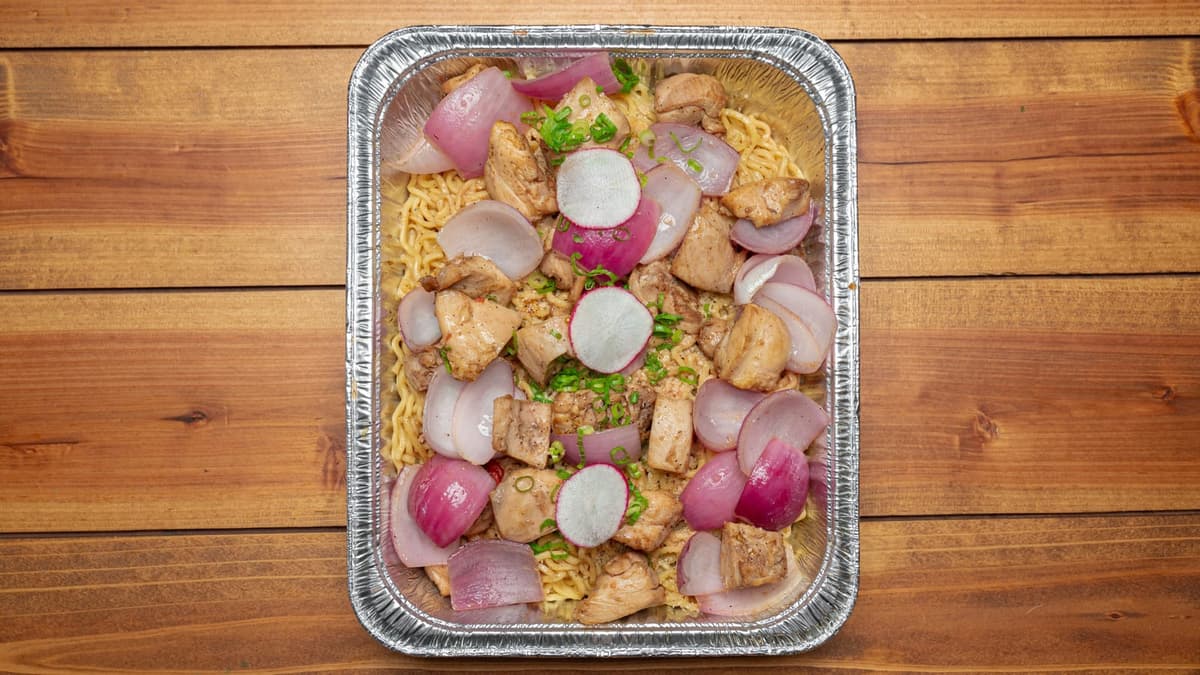 Chicken Garlic Noodles Tray menu item